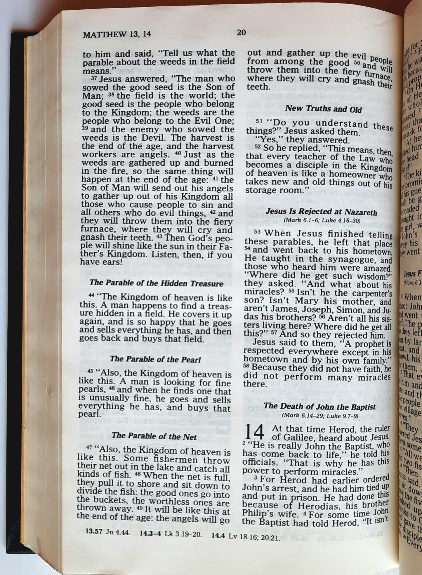 TEV Good News Bible (Today's English Version, Very good, 1982, HC, 412 pages, American Bible Society)