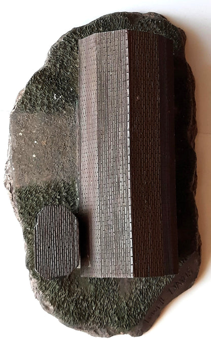 Country Barn Series Stone Dairy Barn #17068-0399 by Ertl Collectibles Limited (Good, 1999)