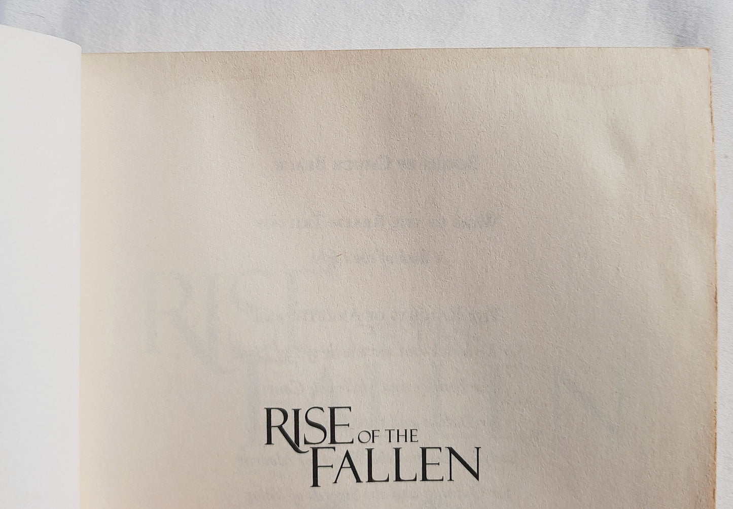 Rise of the Fallen by Chuck Black (Wars of the Realm #2, Good, 20115, Pbk, 320 pages, Multnomah)