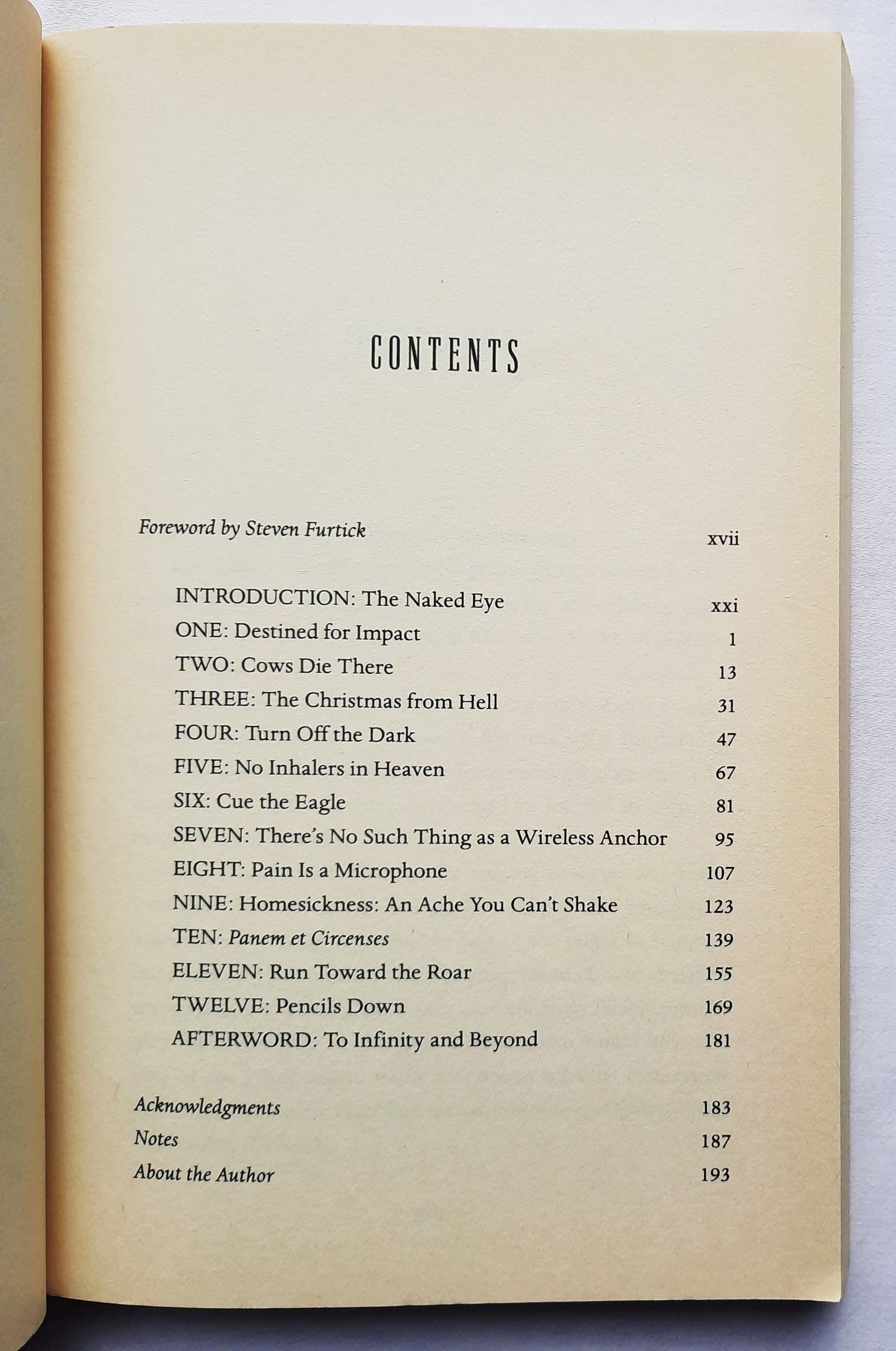 Through the Eyes of a Lion: Facing Impossible Pain, Finding Incredible Power by Levi Lusko (Gut, 2015, Tb, 240 Seiten, Thomas Nelson)