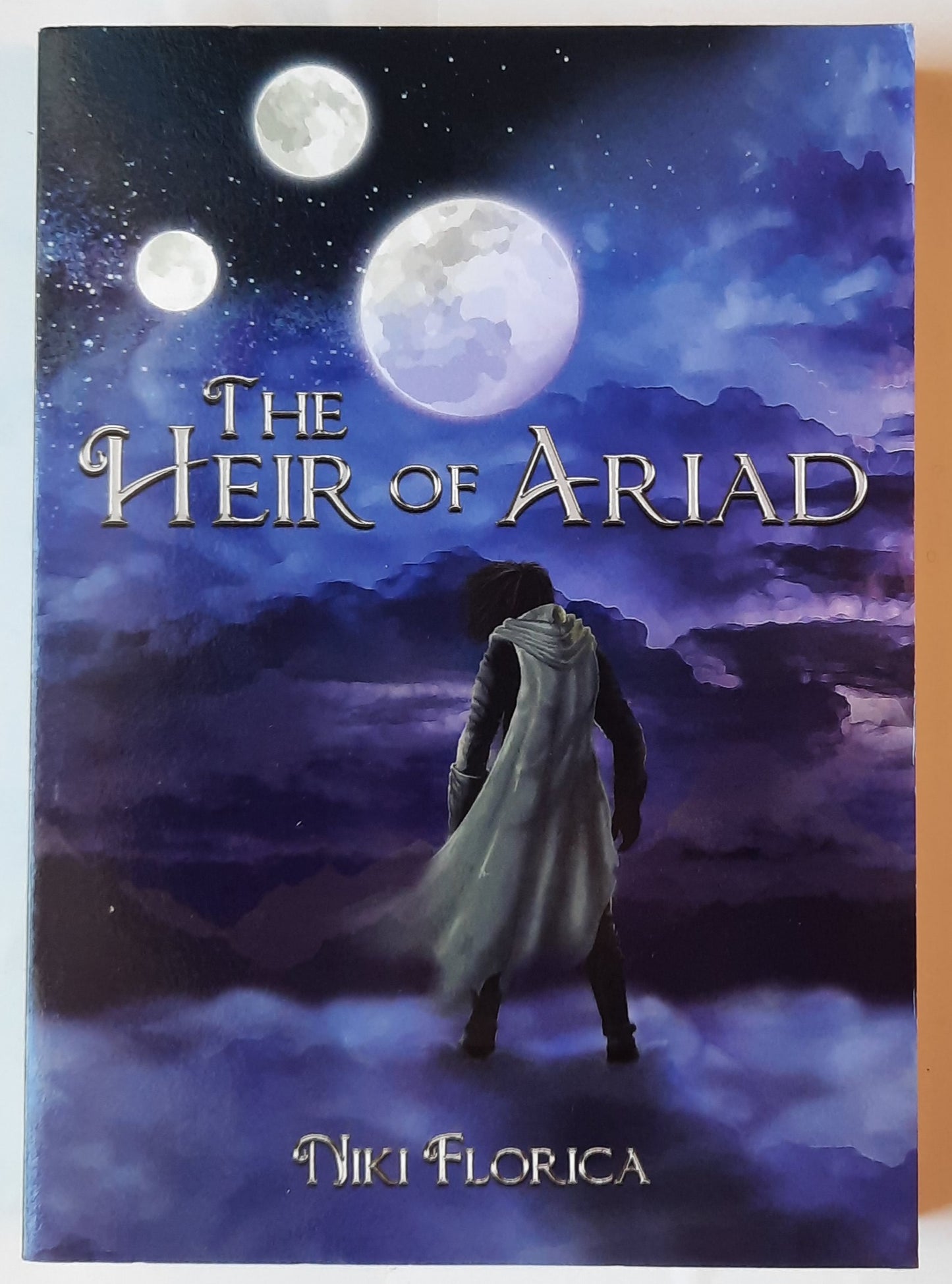 The Heir of Ariad von Niki Florica (Neu, 2019, geb., 412 Seiten, Elm Hill)