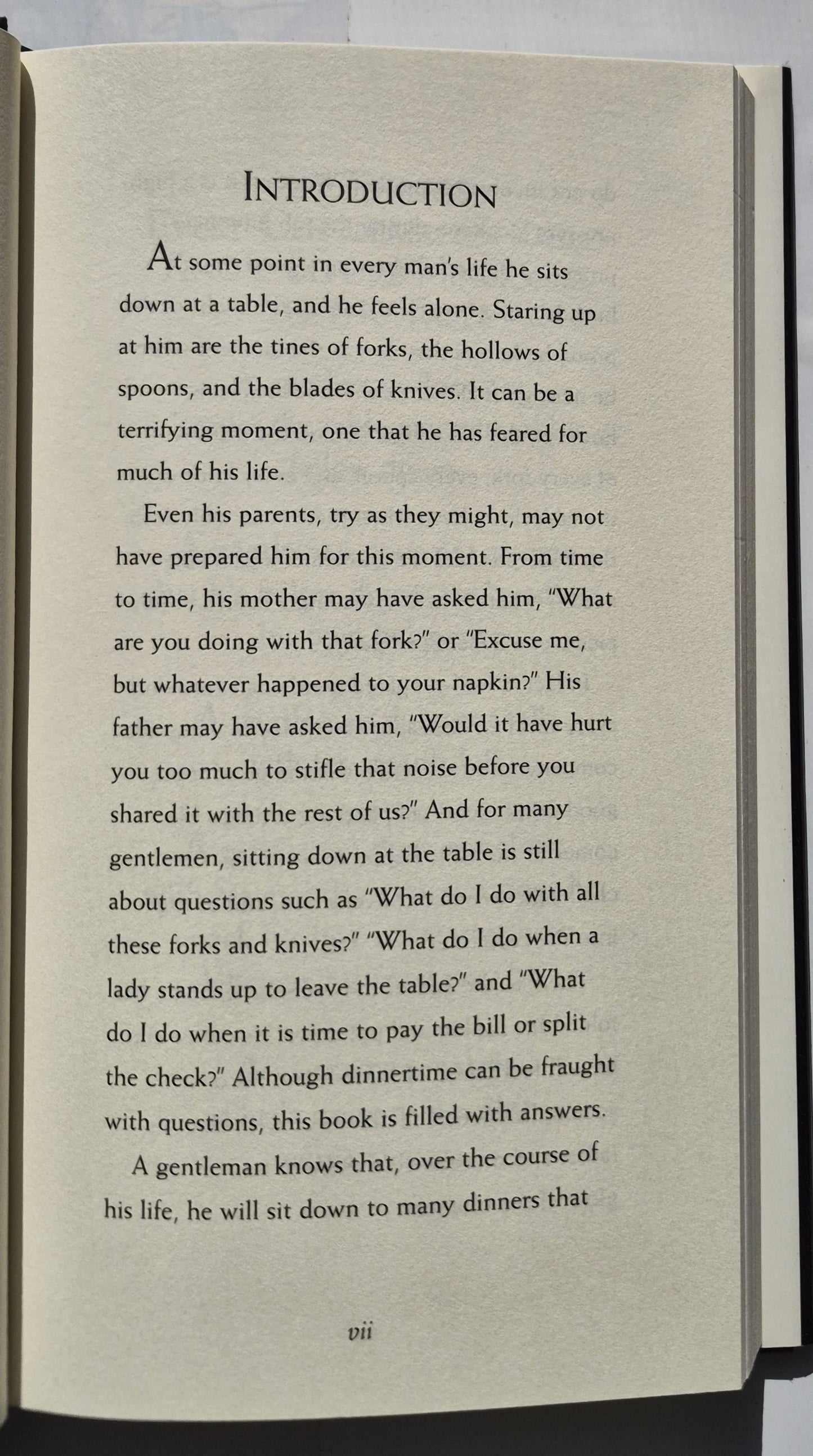 A Gentleman at the Table: A Concise, Contemporary Guide to Table Manners by John Bridges; Bryan Curtis (Very good, 2004, HC, 200 pages, Rutledge Hill Press)
