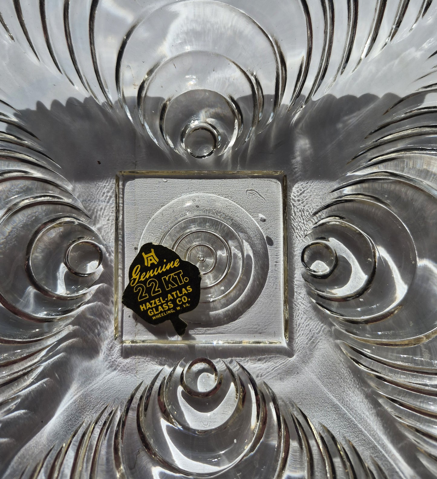 Hazel-Atlas Glass Company 6x6 Schmuck-/Süßigkeitenschale mit 22 Karat Goldrand 1930er Jahre (nahezu neuwertiger Zustand, klares Glas)