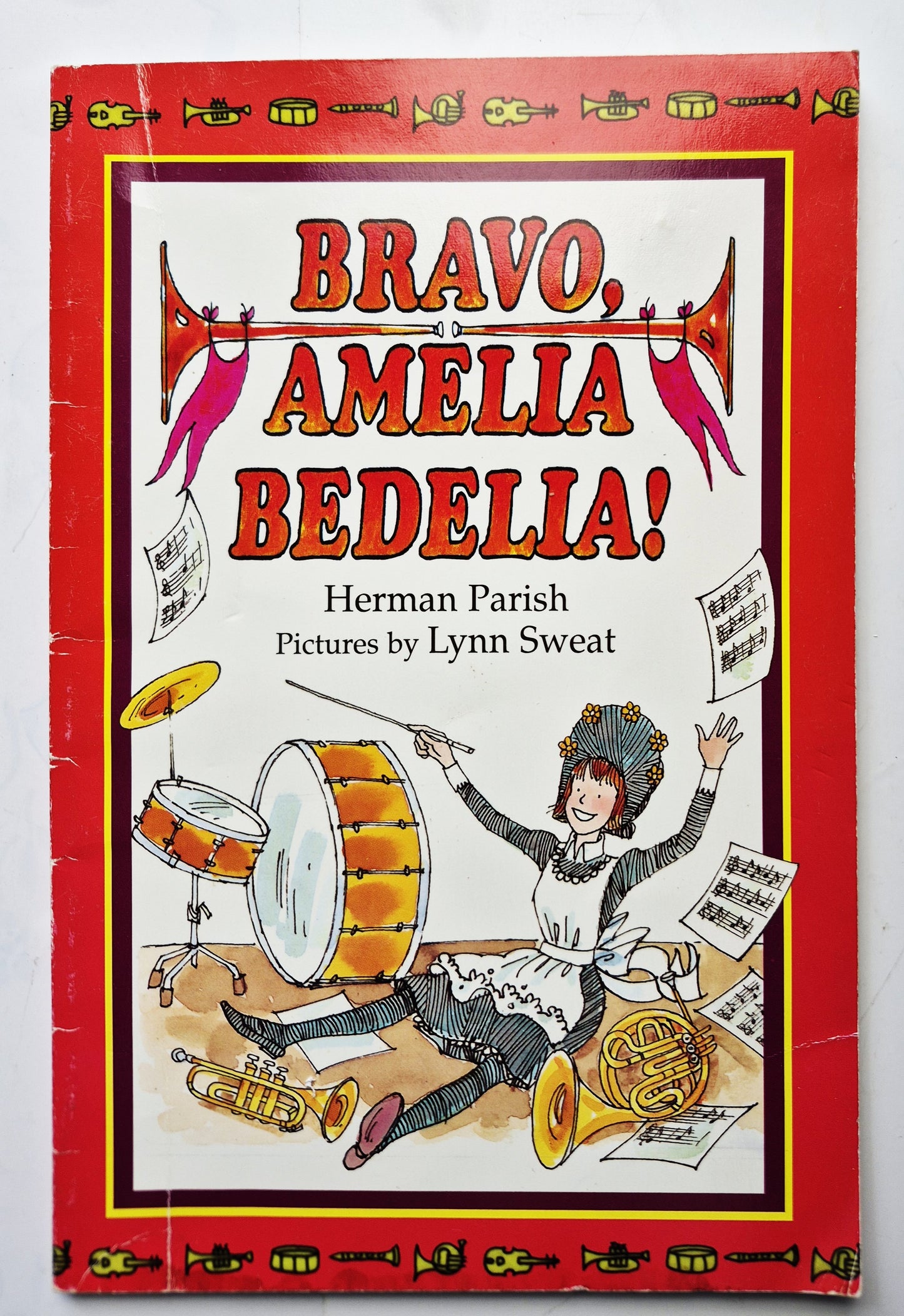 Bravo Amelia Bedelia von Herman Parish (Gut, 1987, Taschenbuch, Avon Books, 48 Seiten)