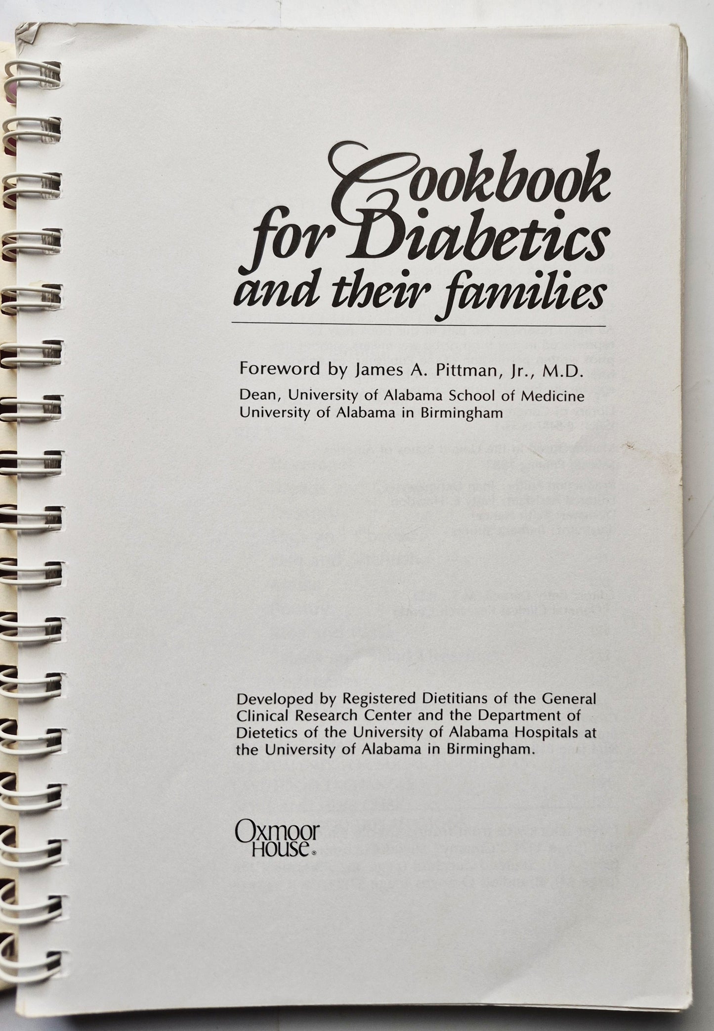 Cookbook for Diabetics and Their Families von Joan Denman (Gut, 1984, Spiral-Paperback, 201 Seiten, Oxmoor House)