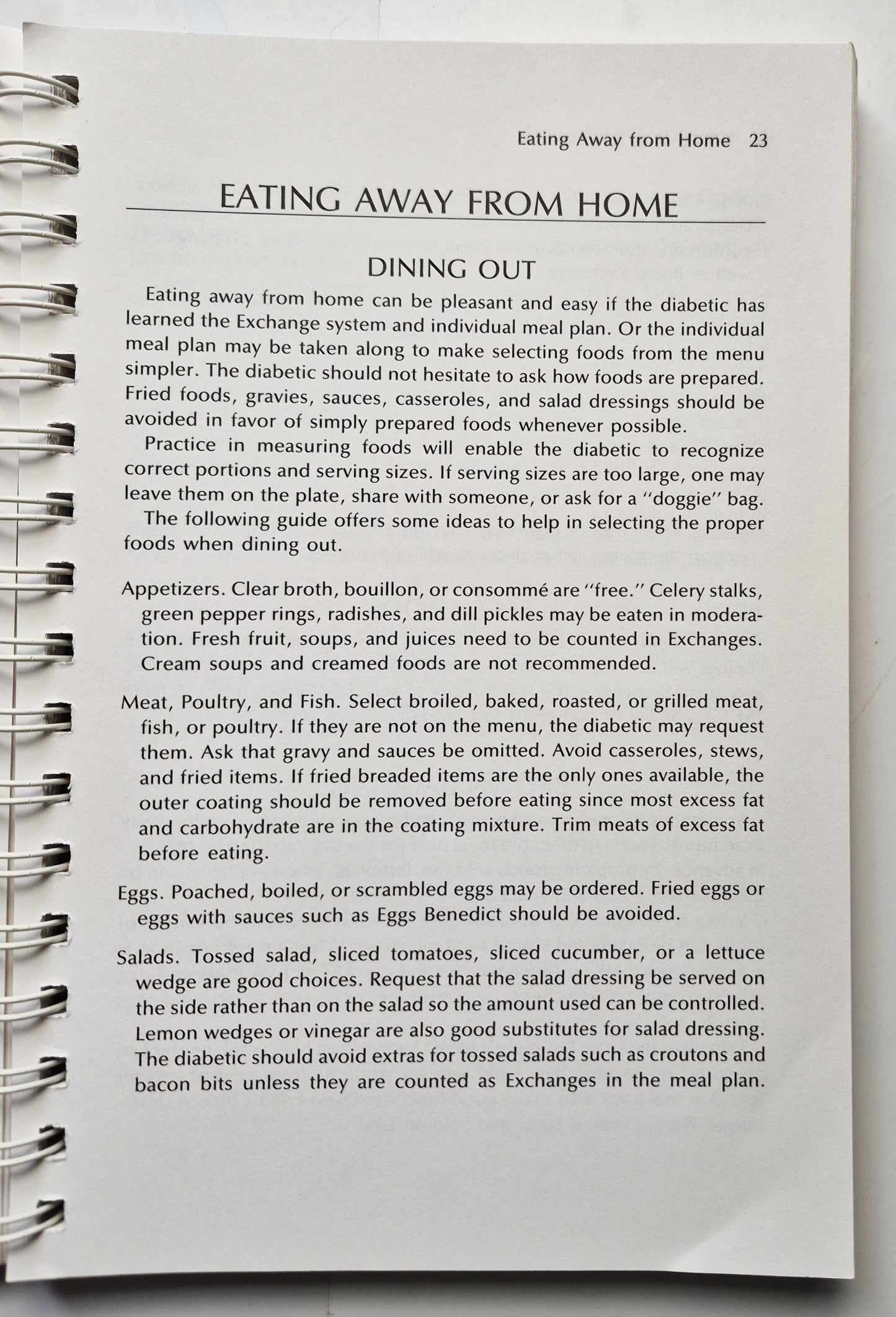 Cookbook for Diabetics and Their Families von Joan Denman (Gut, 1984, Spiral-Paperback, 201 Seiten, Oxmoor House)