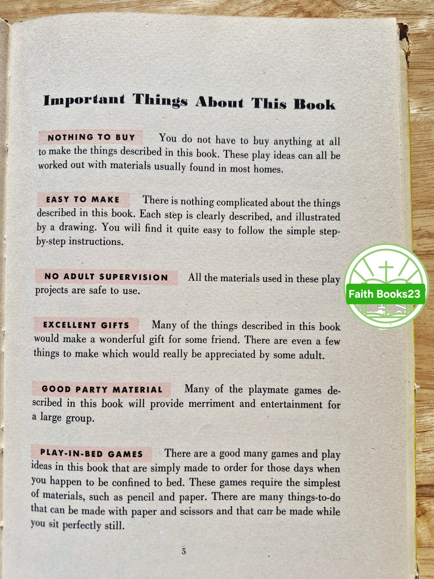 The Little Girl's Busybook of Play Ideas and Things to Do von Caroline Horowitz (Gut, 1951, HC, 95 Seiten, Hart Pub.)
