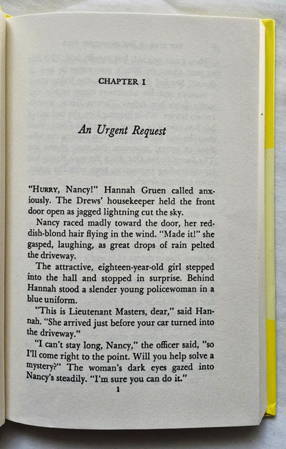 The Clue in the Crumbling Wall von Carolyn Keene (Sehr gut, 2001, gebunden, 181 Seiten, Grosset & Dunlap)
