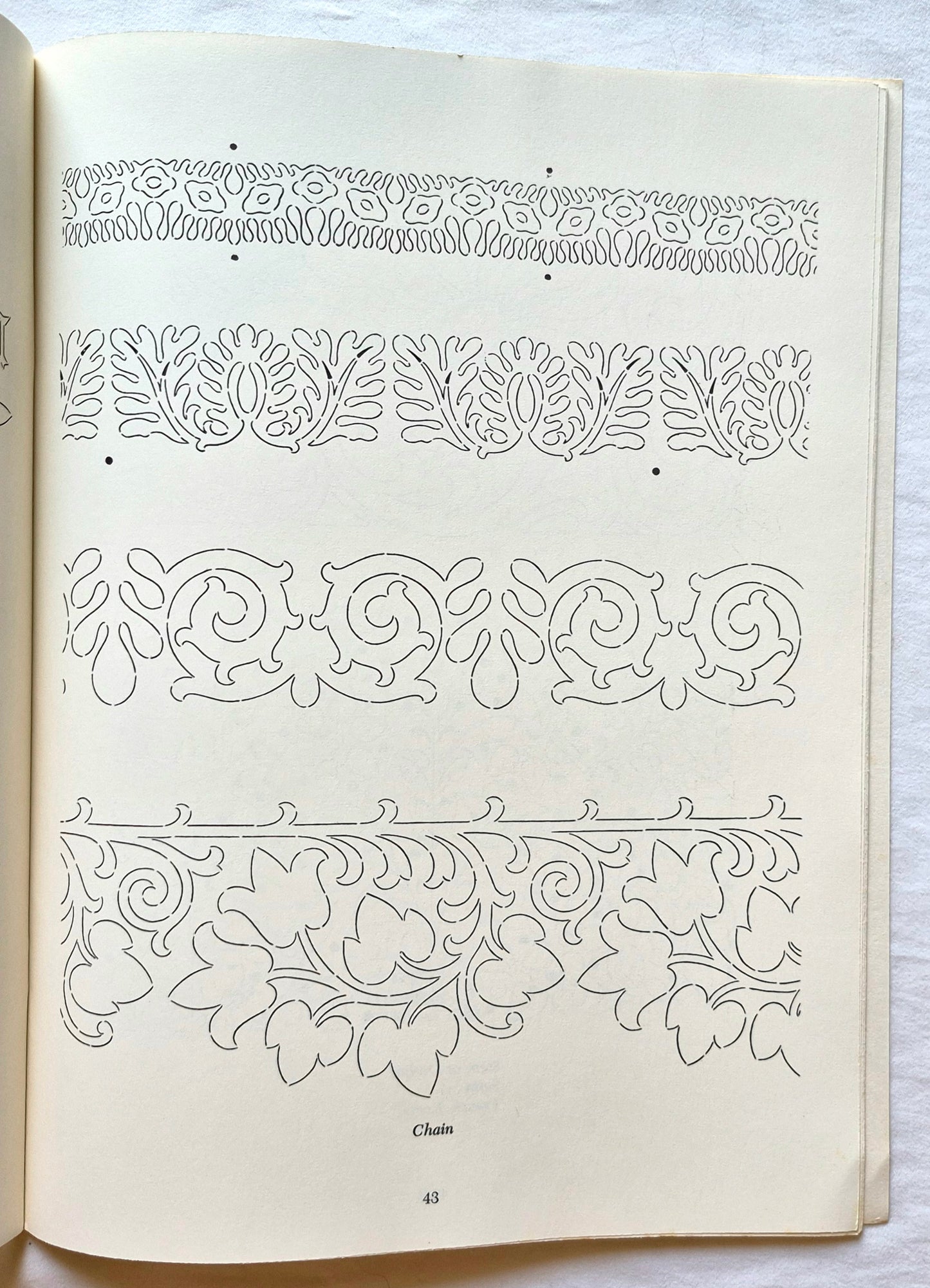 Weißstickerei: Techniken und 188 Motive von Carter Houk (Sehr gut, 1978, Broschiert, 58 Seiten, Dover)