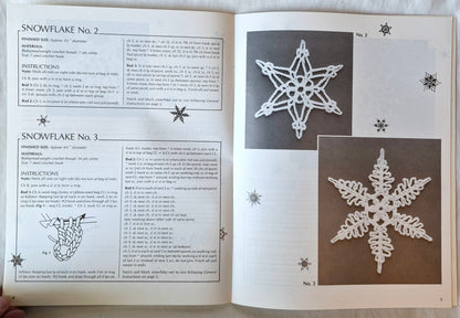 More Snowflakes in Crochet Thread by Mary Thomas (Sehr gut, 1985, Broschiert, 17 Seiten, American School of Needlework)