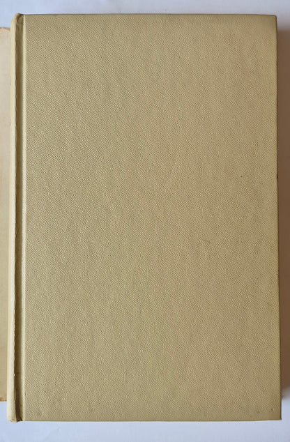 The Shrouded Walls & The Dark Shore von Susan Howatch (Gut, 1968, Gebunden, 380 Seiten, Stein & Day)