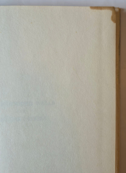 The Shrouded Walls & The Dark Shore von Susan Howatch (Gut, 1968, Gebunden, 380 Seiten, Stein & Day)