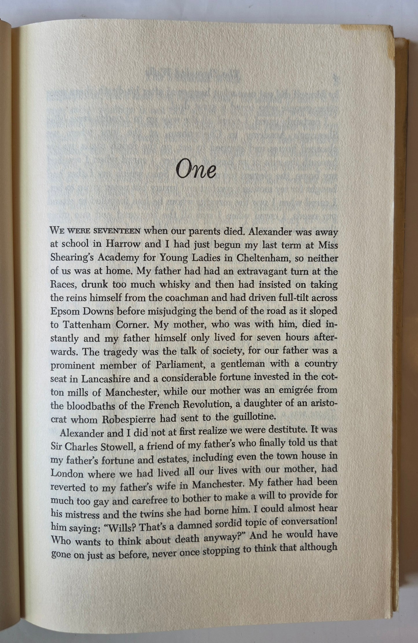 The Shrouded Walls & The Dark Shore von Susan Howatch (Gut, 1968, Gebunden, 380 Seiten, Stein & Day)