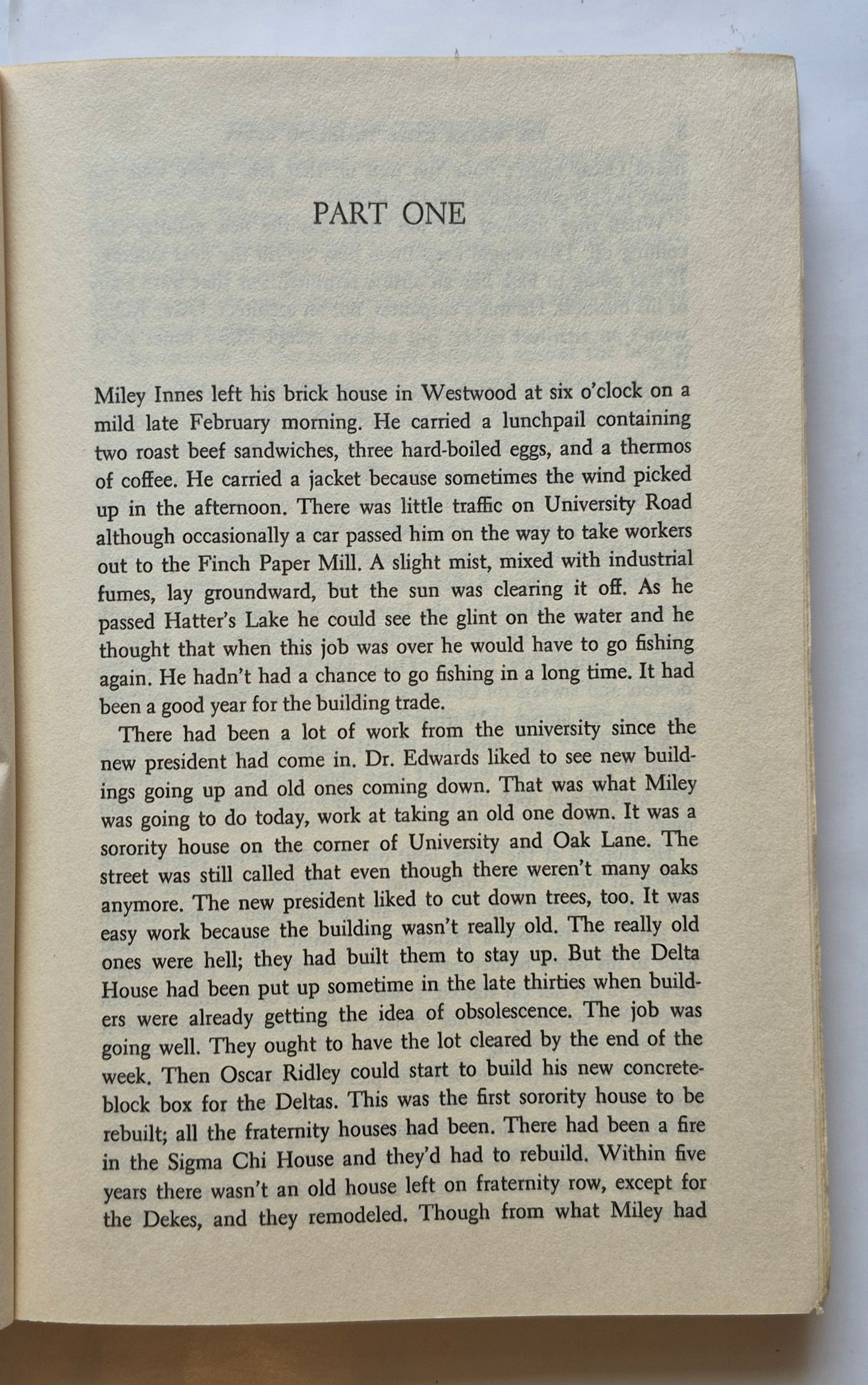 The Walls Came Tumbling Down von Babs H. Deal (Gut, 1968, HC, 288 S., Doubleday & Co)