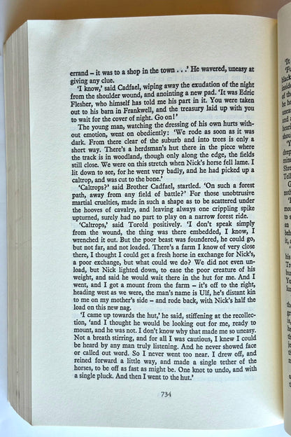 Die Chroniken des Bruder Cadfael (Der fromme Dieb, Mord im Kloster, Ein Sarg zuviel, Der Rosenmord) von Ellis Peters (Gut, 1995, Taschenbuch, 848 Seiten, Quality Paperback Book Club)