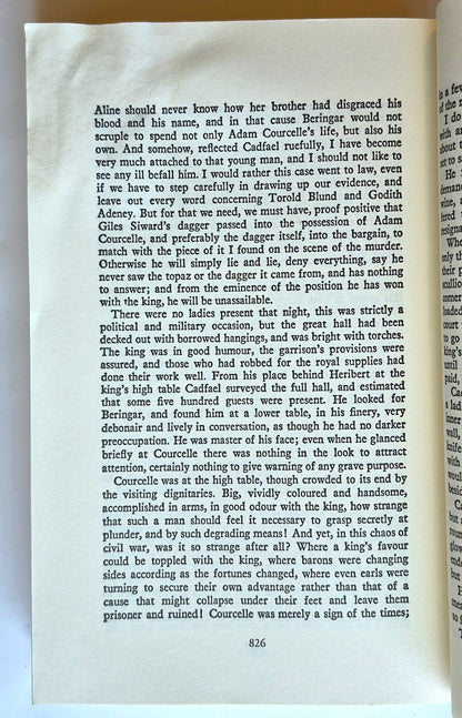 Die Chroniken des Bruder Cadfael (Der fromme Dieb, Mord im Kloster, Ein Sarg zuviel, Der Rosenmord) von Ellis Peters (Gut, 1995, Taschenbuch, 848 Seiten, Quality Paperback Book Club)