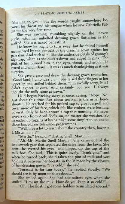 Playing for the Ashes von Elizabeth George (Inspector Lynley #7, Gut, 1995, Taschenbuch, 675 Seiten, Bantam Books)