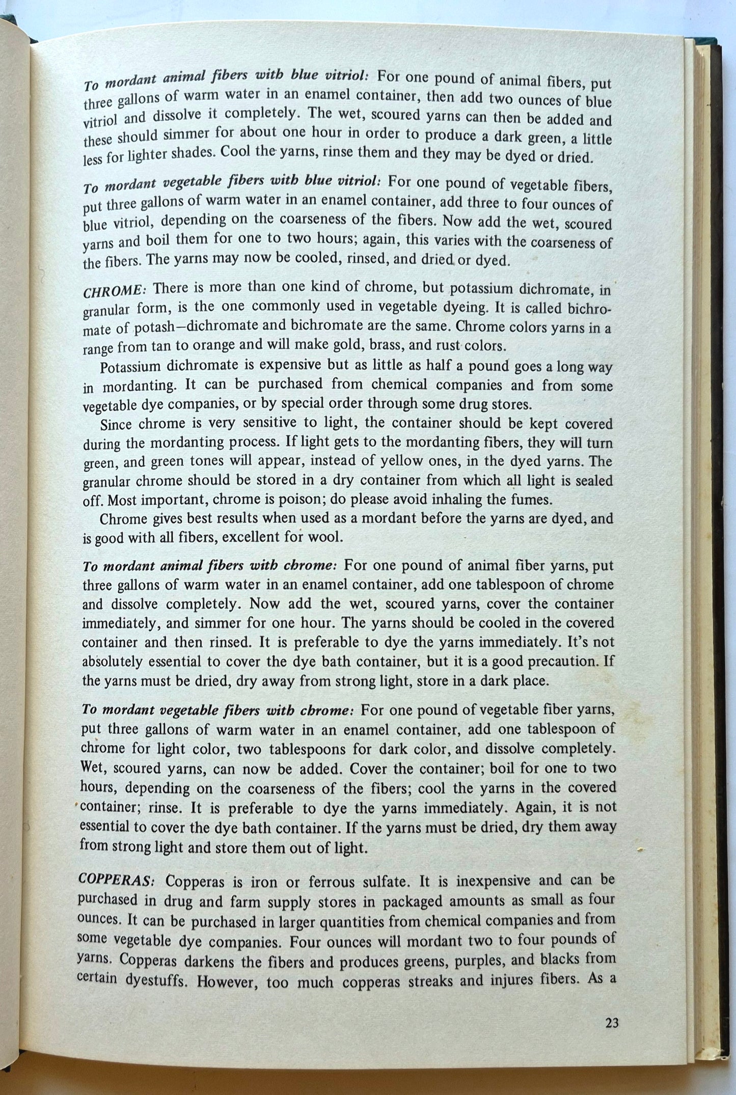 Vegetable Dyeing: 151 Color Recipes for Dyeing Yarns and Fabrics with Natural Materials von Alma Lesch (Sehr gut, 1971, gebunden, 146 S., Watson-Guptill)