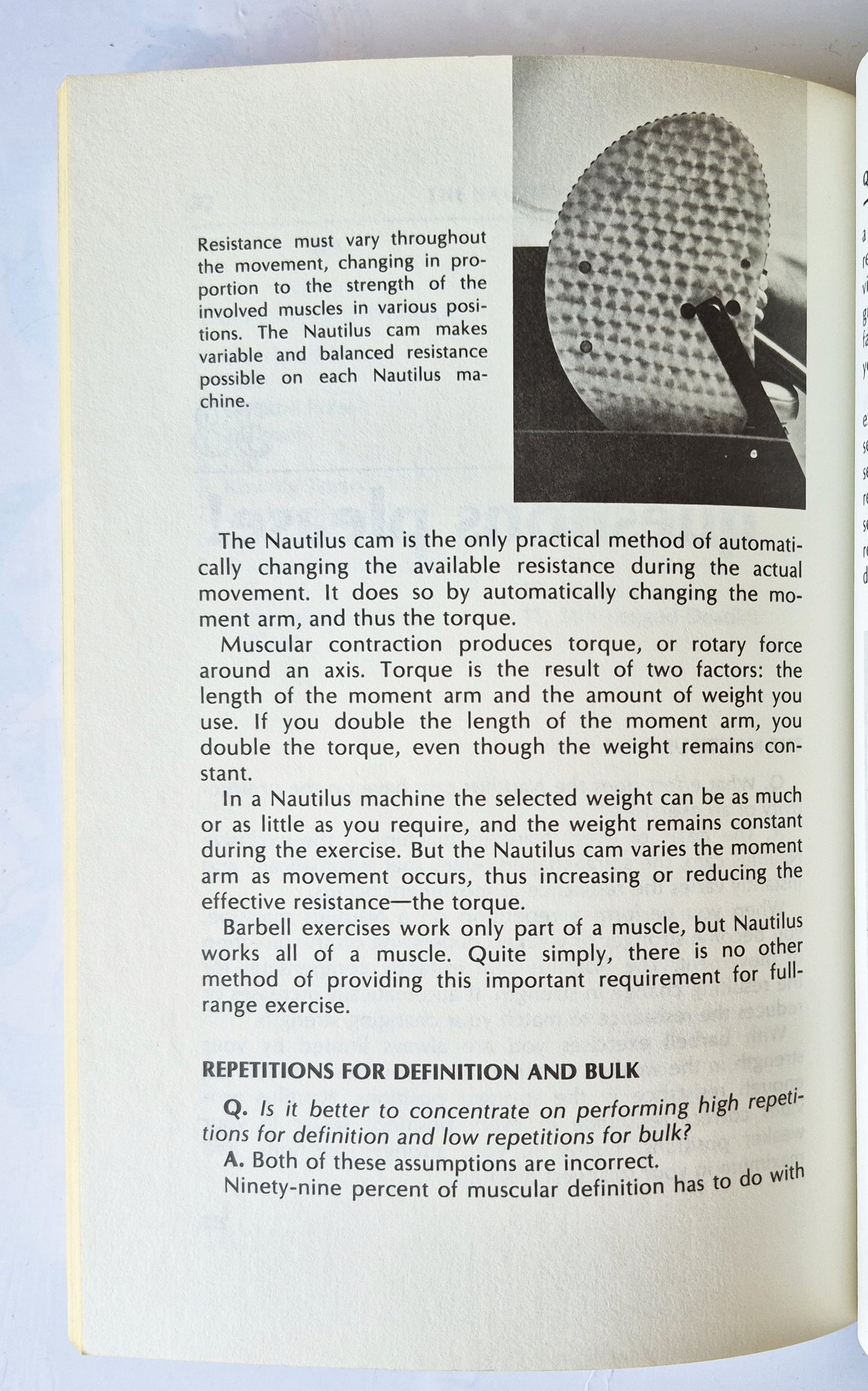 The Nautilus Bodybuilding Book von Ellington Darden (Gut, 1981, TB, 306 Seiten, Contemporary Books)