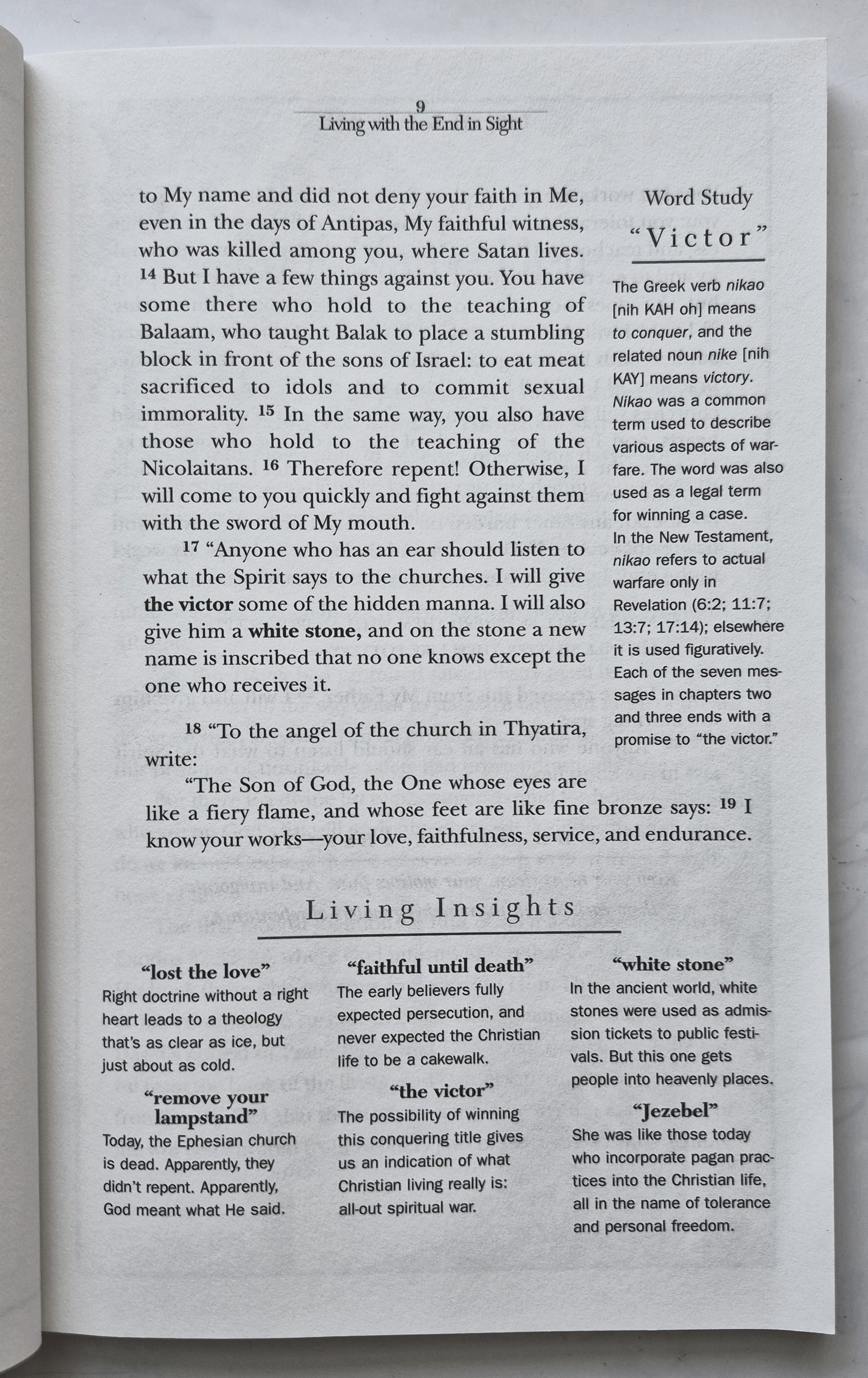 Living with the End in Sight: Meditations on the Book of Revelation by Kendell H. Easley (Sehr gut, 2000, Taschenbuch, 100 S., Holman Bible Pub.)