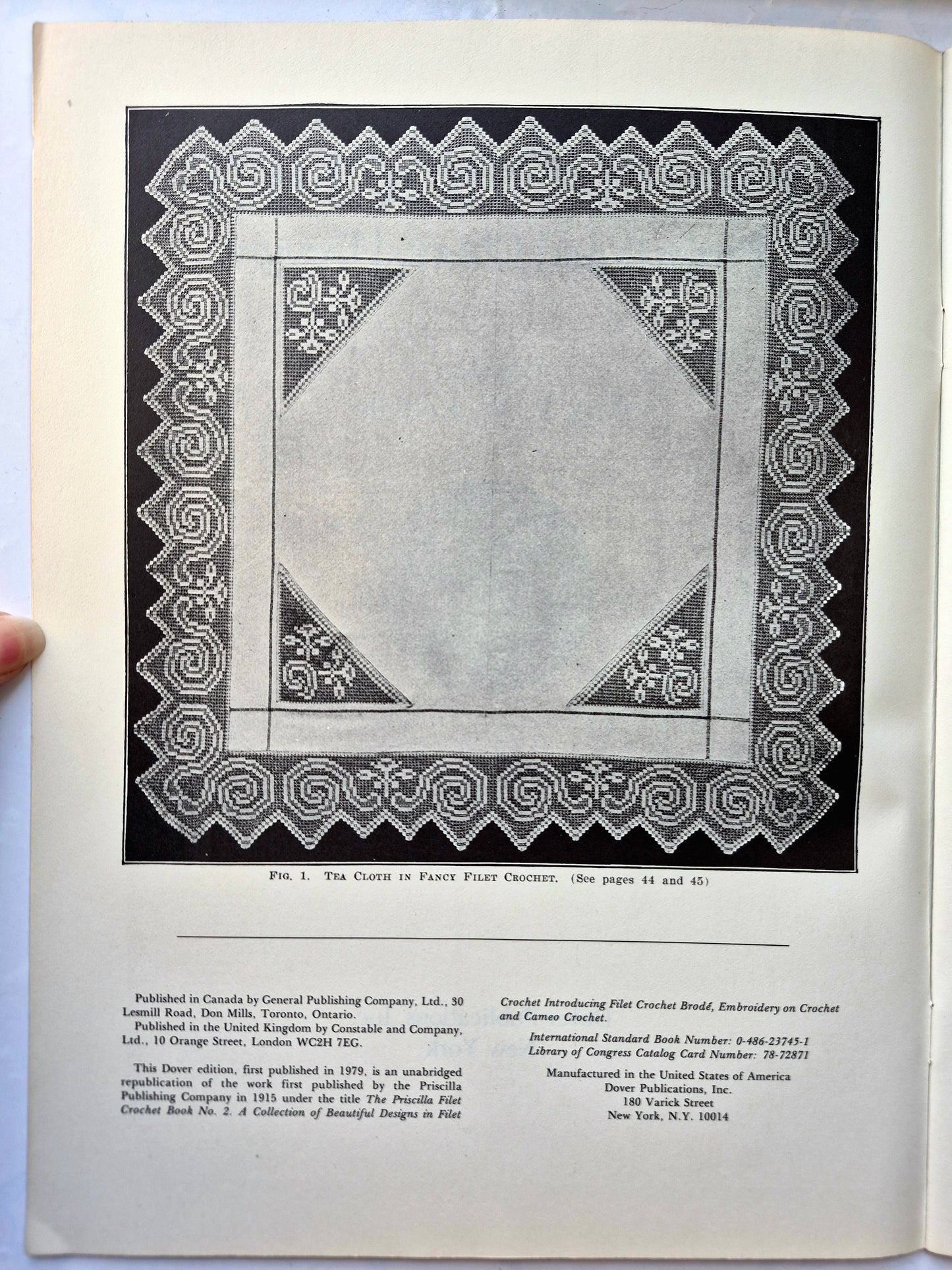 Filet Crochet: Projects and Charted Designs by Mrs. F.W. Kettelle (Sehr gut, 1979, Taschenbuch, 48 Seiten, Dover)