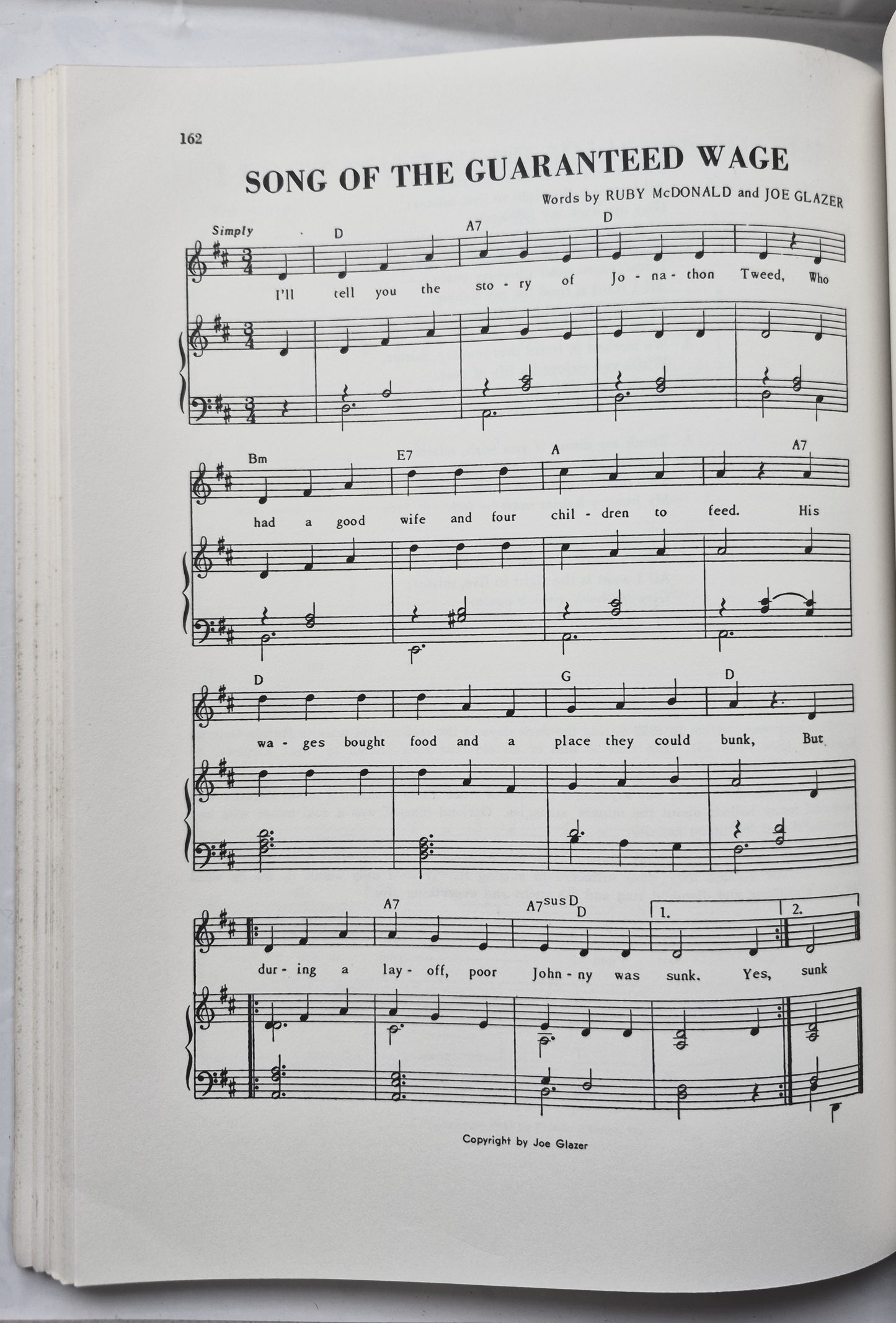 Songs of Work and Protest: 100 Favorite Songs of American Workers von Edith Fowke; Joe Glazer (Gut, 1973, Taschenbuch, 209 Seiten, Dover)