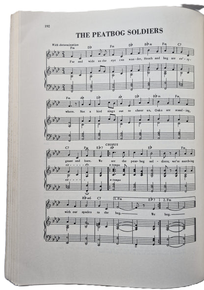 Songs of Work and Protest: 100 Favorite Songs of American Workers von Edith Fowke; Joe Glazer (Gut, 1973, Taschenbuch, 209 Seiten, Dover)