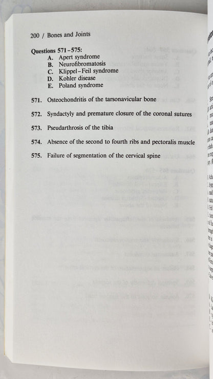 Pediatrics: 700 Questions and Answers 8th Ed.by Victor A. LaCerva (Very good, 1990, Pbk, 249 pgs, Medical Examination Pub.)