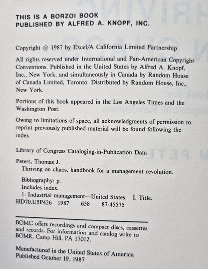 Thriving on Chaos: Handbook for a Management Revolution von Tom Peters (Sehr gut, 1987, Taschenbuch, 562 Seiten, Alfred A. Knopf)