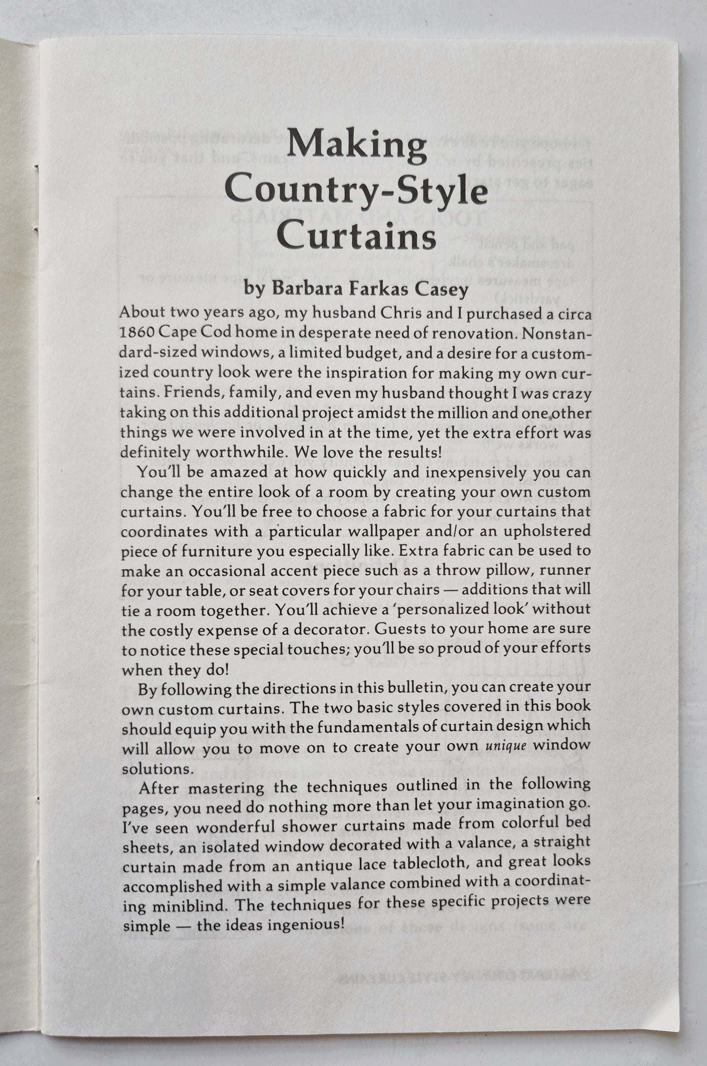 Making Country-Style Curtains von Barbara F. Casey (Sehr gut, 1987, Pbk, 32 S., Story Books)
