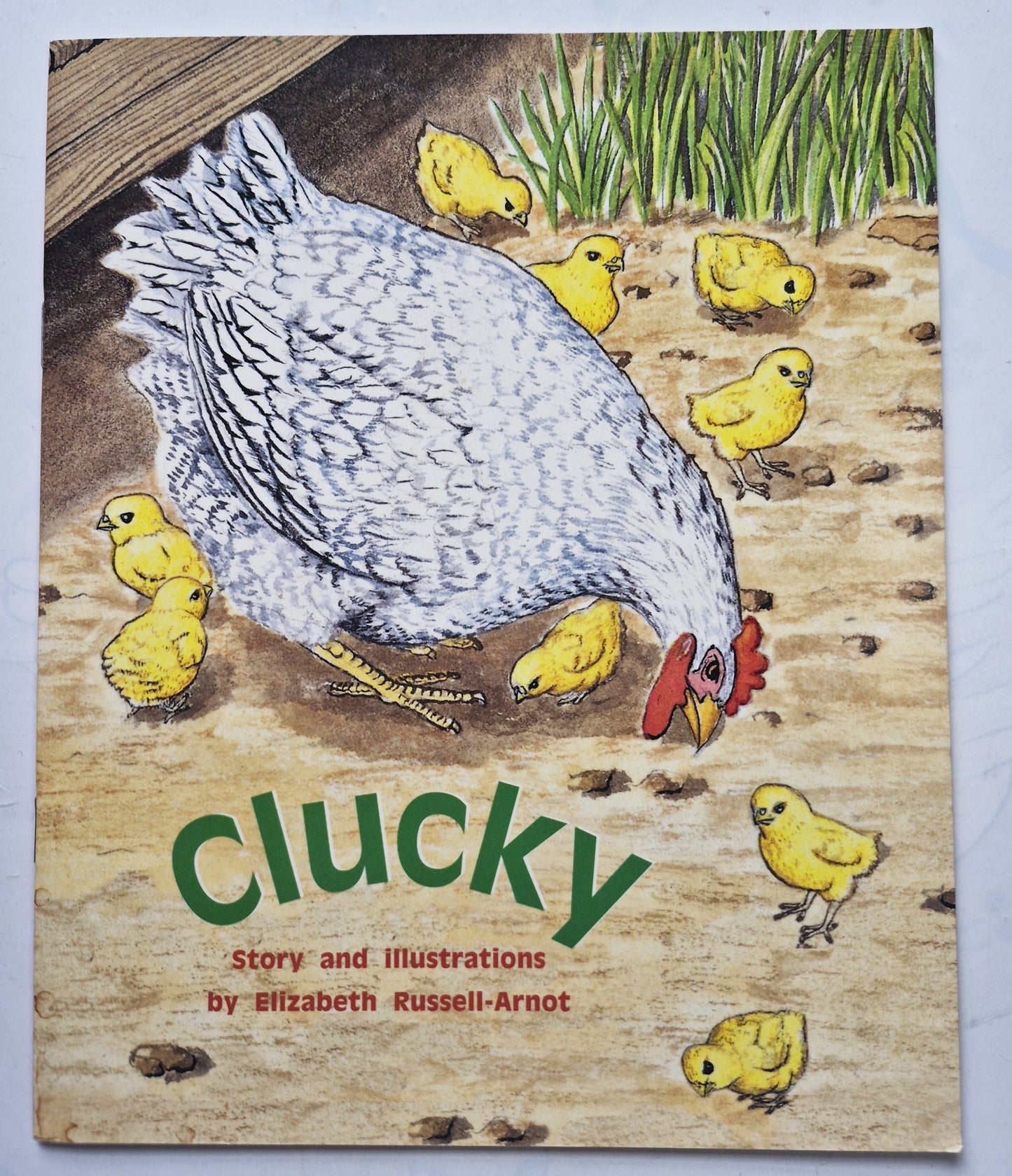 Clucky by Elizabeth Russell-Arnot (Very good, 2001, Pbk, 16 pgs, Rigby PM Plus)