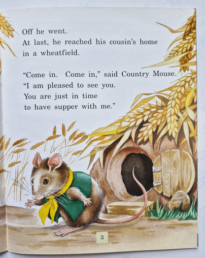 Town Mouse and Country Mouse by Annette Smith; Betty Greenhatch (Very good, 1998, Pbk, 32 pgs, Rigby PM Coll.)