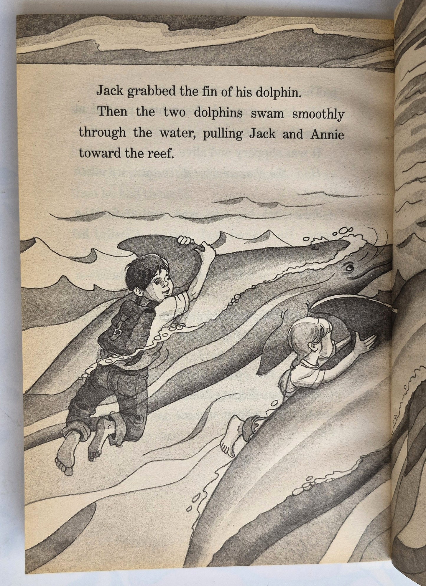 Magic Tree House #9: Dolphins at Daybreak by Mary Pope Osborne (Good, 1997,  Pbk, 67 pgs, Scholastic)