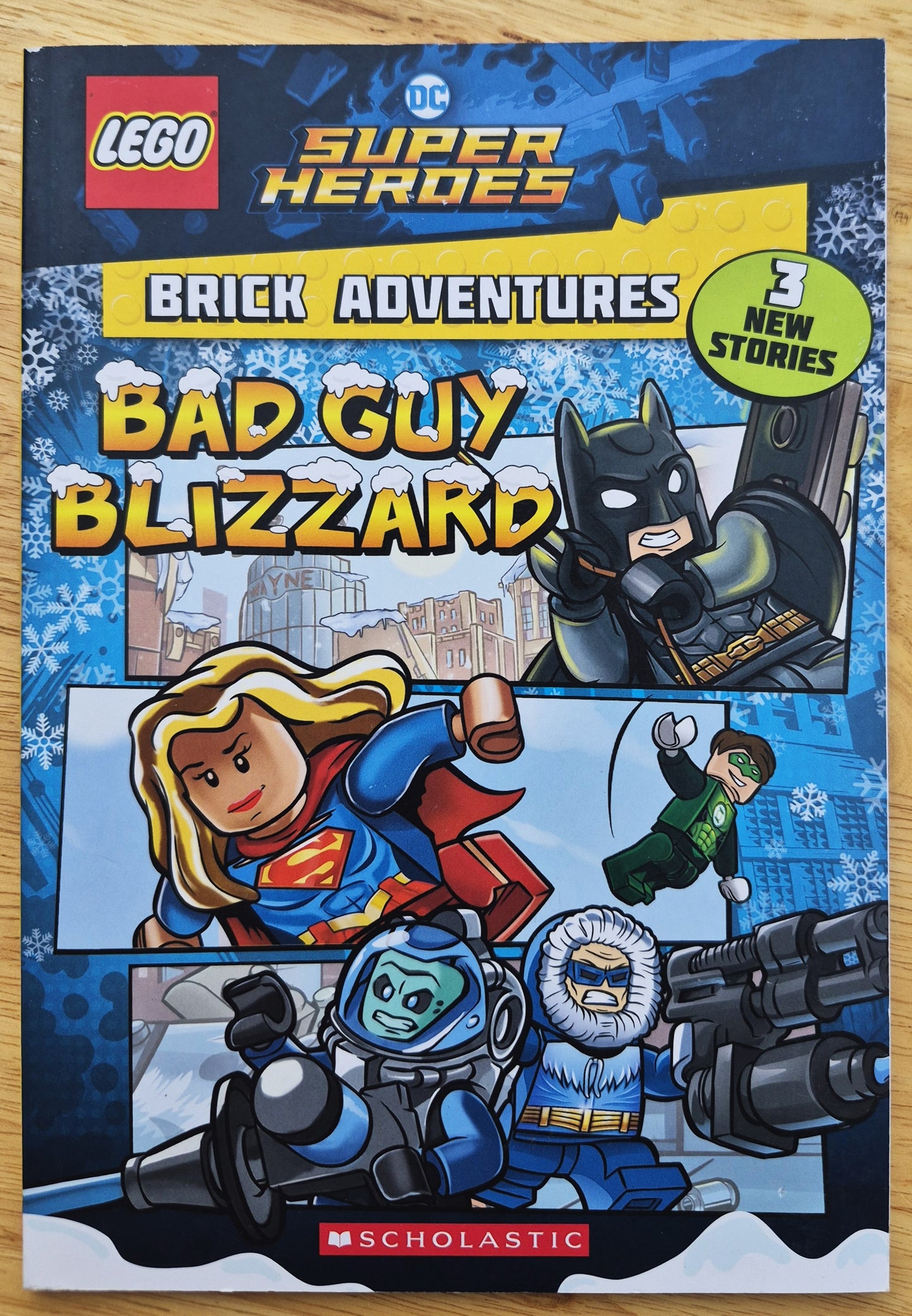 LEGO DC Super Heroes: Aventuras de Ladrillo: La Tormenta del Villano por Liz Marsham (Nuevo, 2018, Rústica, 64 páginas, Scholastic)