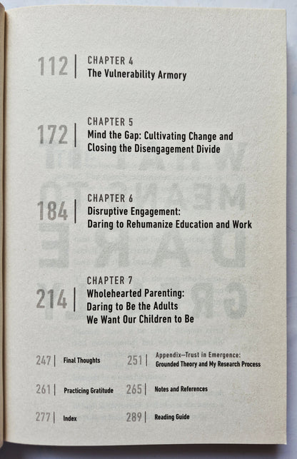 Daring Greatly: How the Courage to Be Vulnerable Transforms the Way We Live, Love, Parent, and Lead por Brene Brown (Muy bueno, 2015, Tapa blanda, 303 págs., Avery)