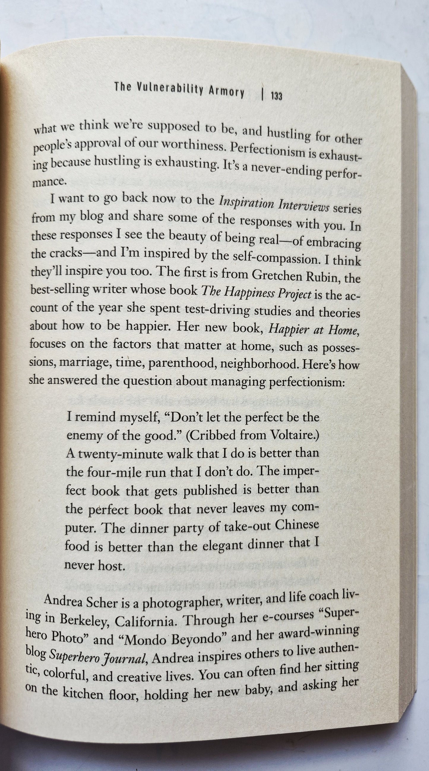 Daring Greatly: How the Courage to Be Vulnerable Transforms the Way We Live, Love, Parent, and Lead por Brene Brown (Muy bueno, 2015, Tapa blanda, 303 págs., Avery)