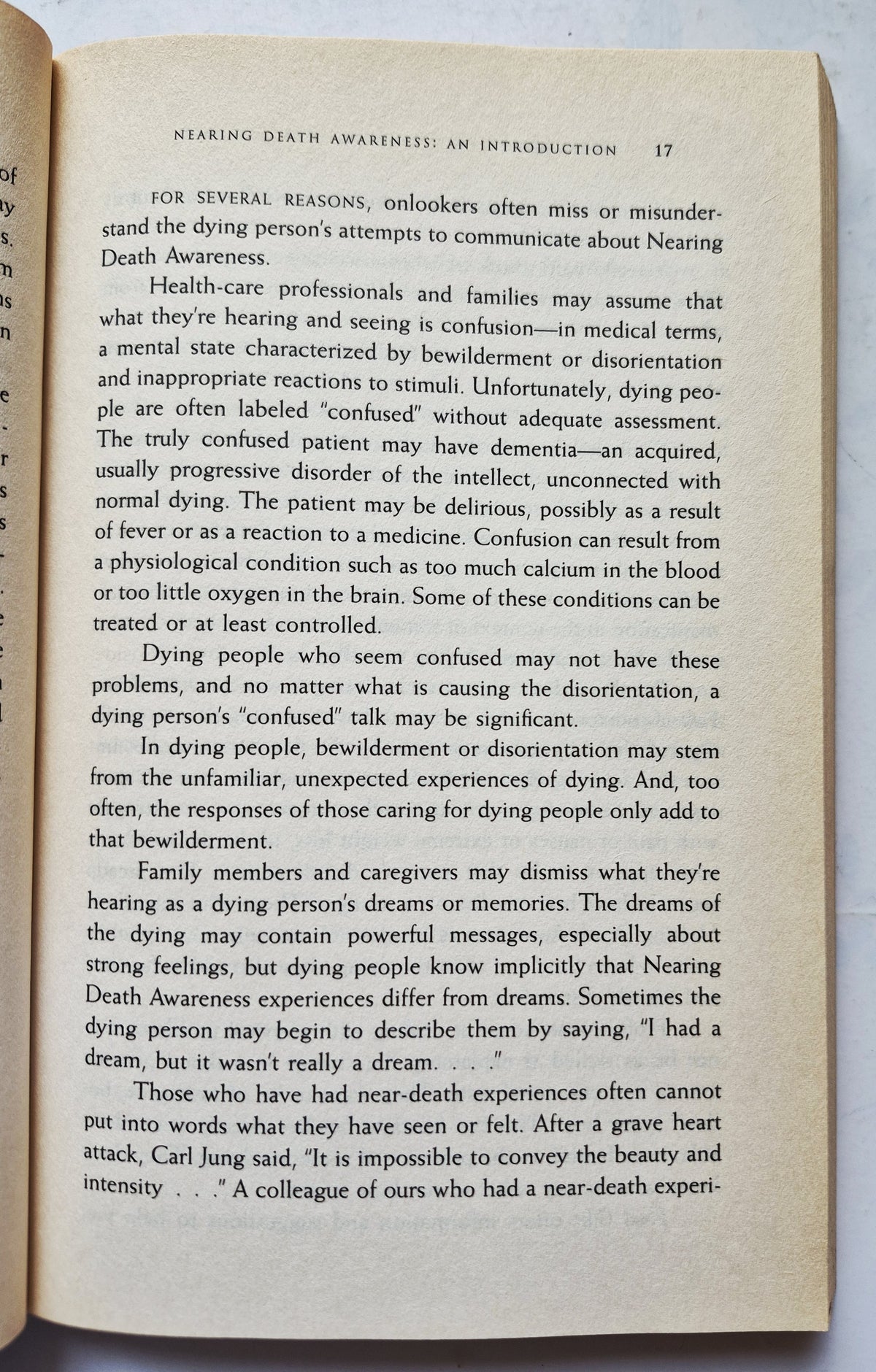 Seltsamer als Fiktion: Merkwürdige Geschichten und gespenstische Ereignisse von Martin Walsh (Sehr gut, 1973, Taschenbuch, 109 Seiten, Scholastic)