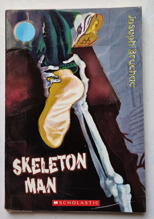 Skeleton Man por Joseph Bruchac (Buen estado, 2002, Tapa blanda, 114 págs., Scholastic)