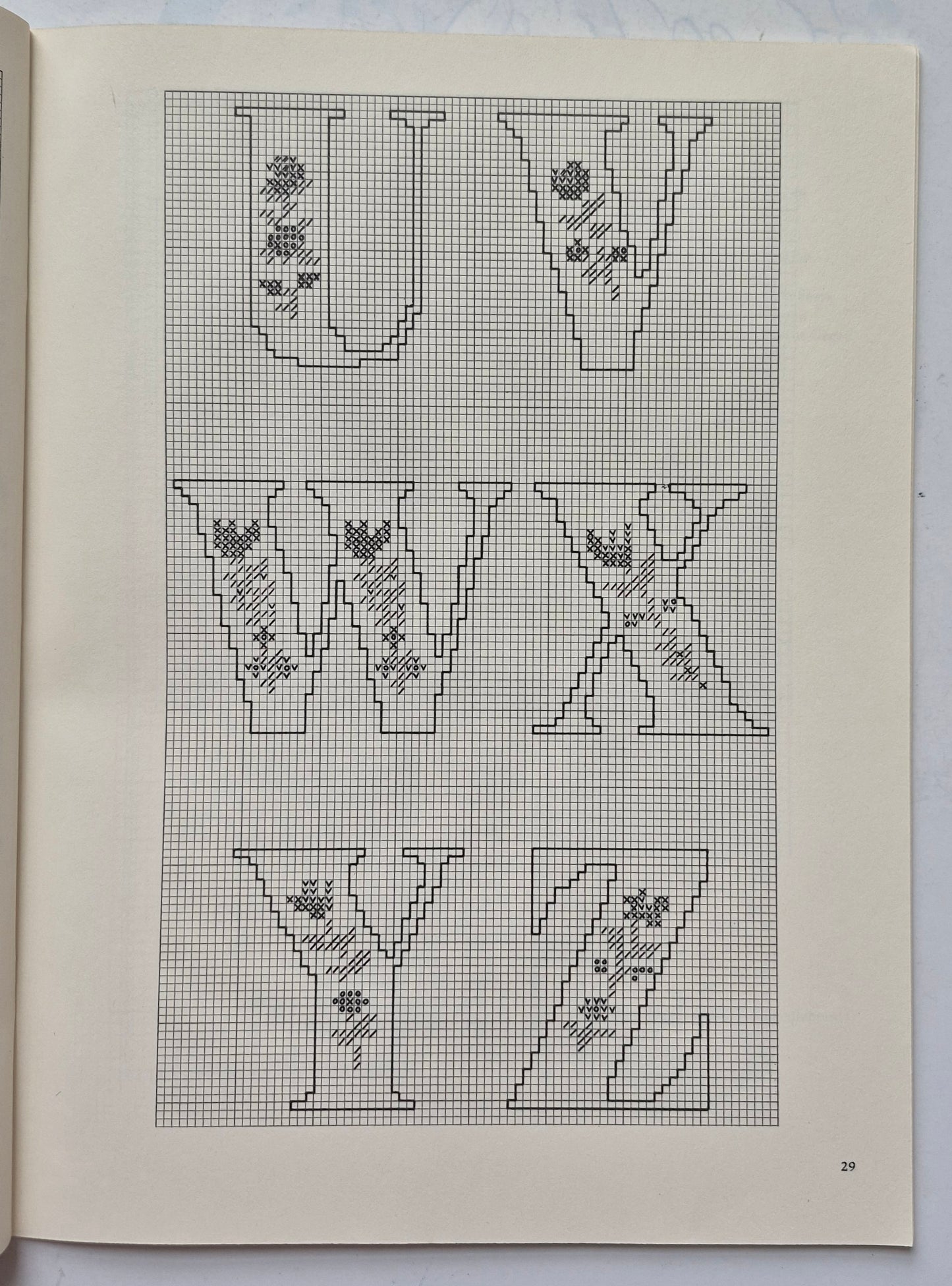 Roses Charted Designs by Lindberg Press (Very Good, 1987, Pbk, 48 pgs, Dover Pub.)