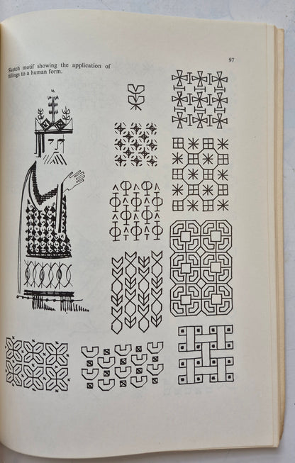 Blackwork Embroidery by Elisabeth Geddes; Moyra McNeill (Very Good, 1976, Pbk, 128 pgs, Dover Pub.)