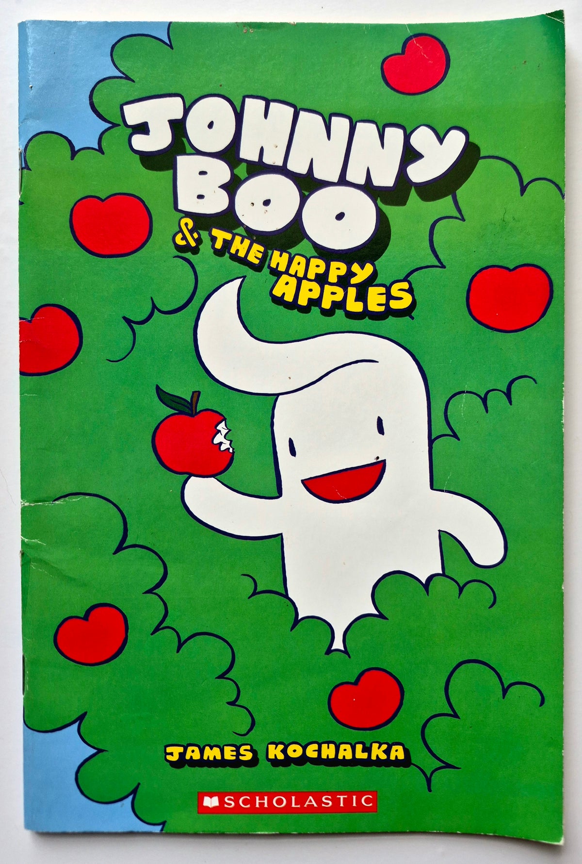 Johnny Boo & the Happy Apples by James Kochalka (Very good, 2019, Pbk, 40 pgs, Scholastic)