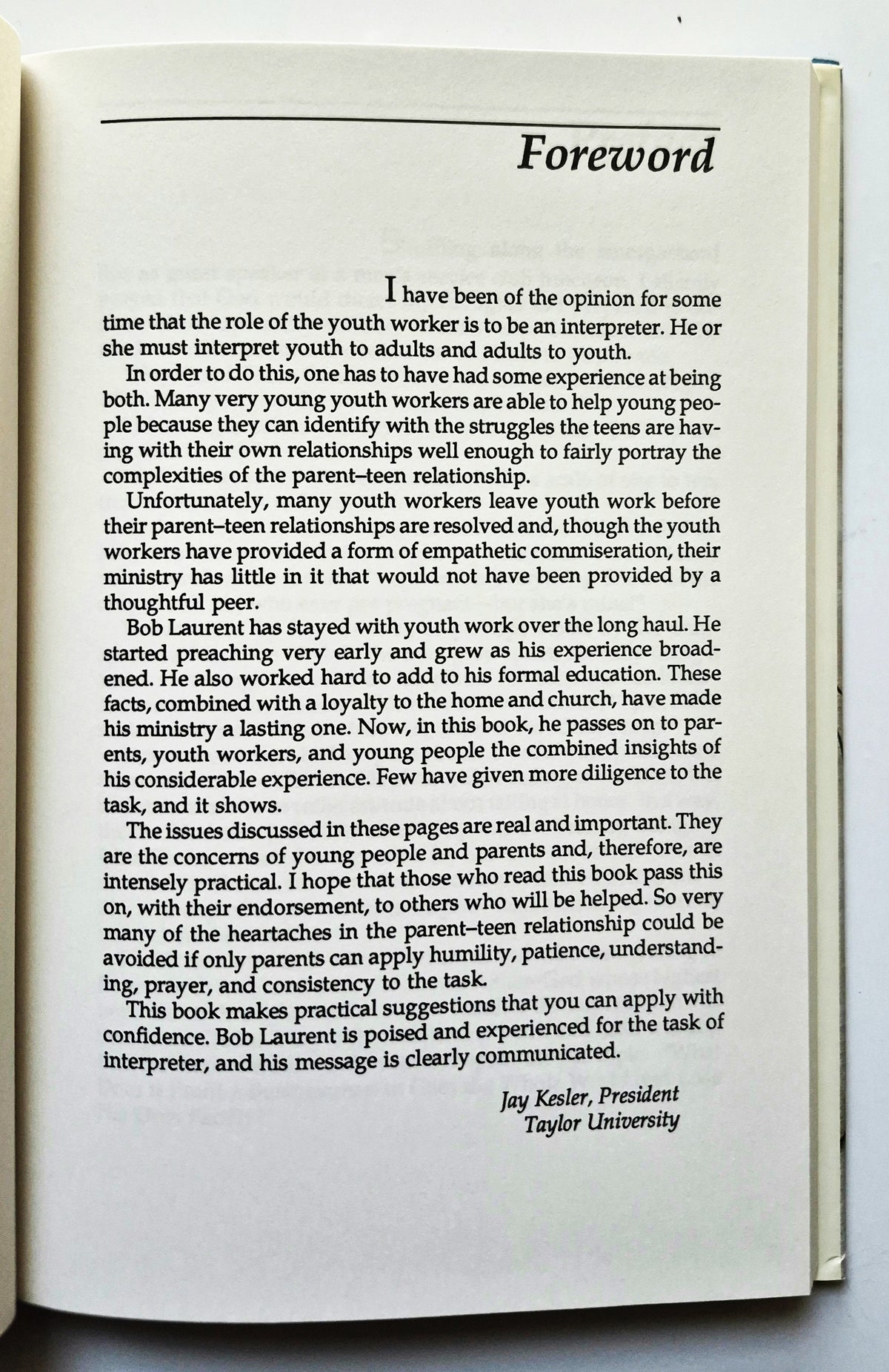 A Separate Peace por John Knowles (Muy buen estado, 1996, Tapa blanda, 204 páginas, Scribner)