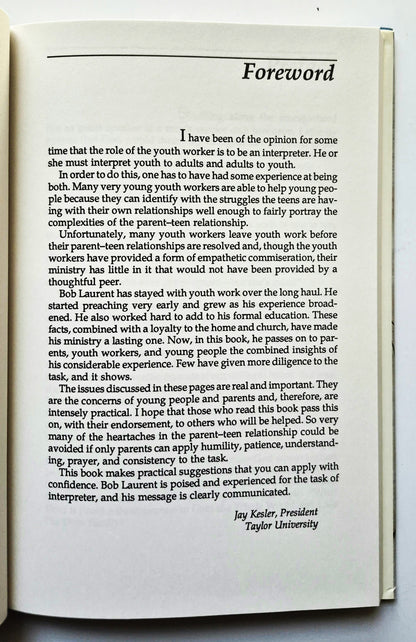 A Separate Peace por John Knowles (Muy buen estado, 1996, Tapa blanda, 204 páginas, Scribner)