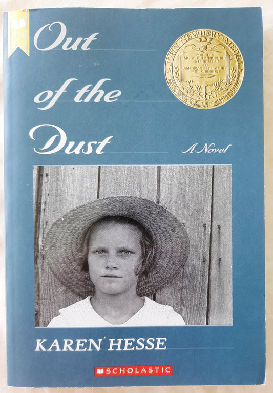 Out of the Dust by Karen Hesse (Very Good, 2018, Pbk, 250 pgs, Newbery Medal Novel)