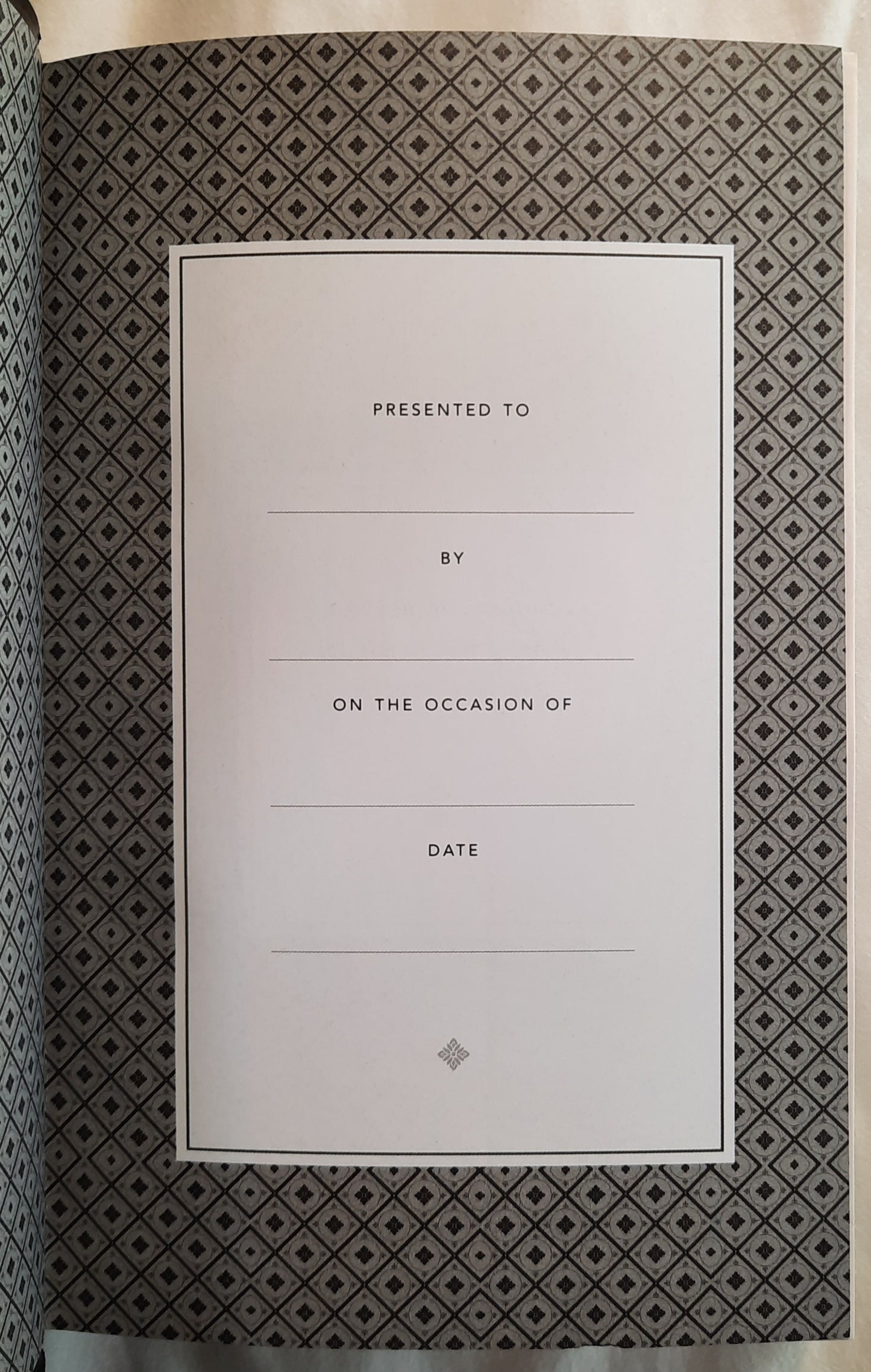 NLT Gift & Award Bible (New, 2015, Black Imitation Leather, 832 pages, Tyndale)