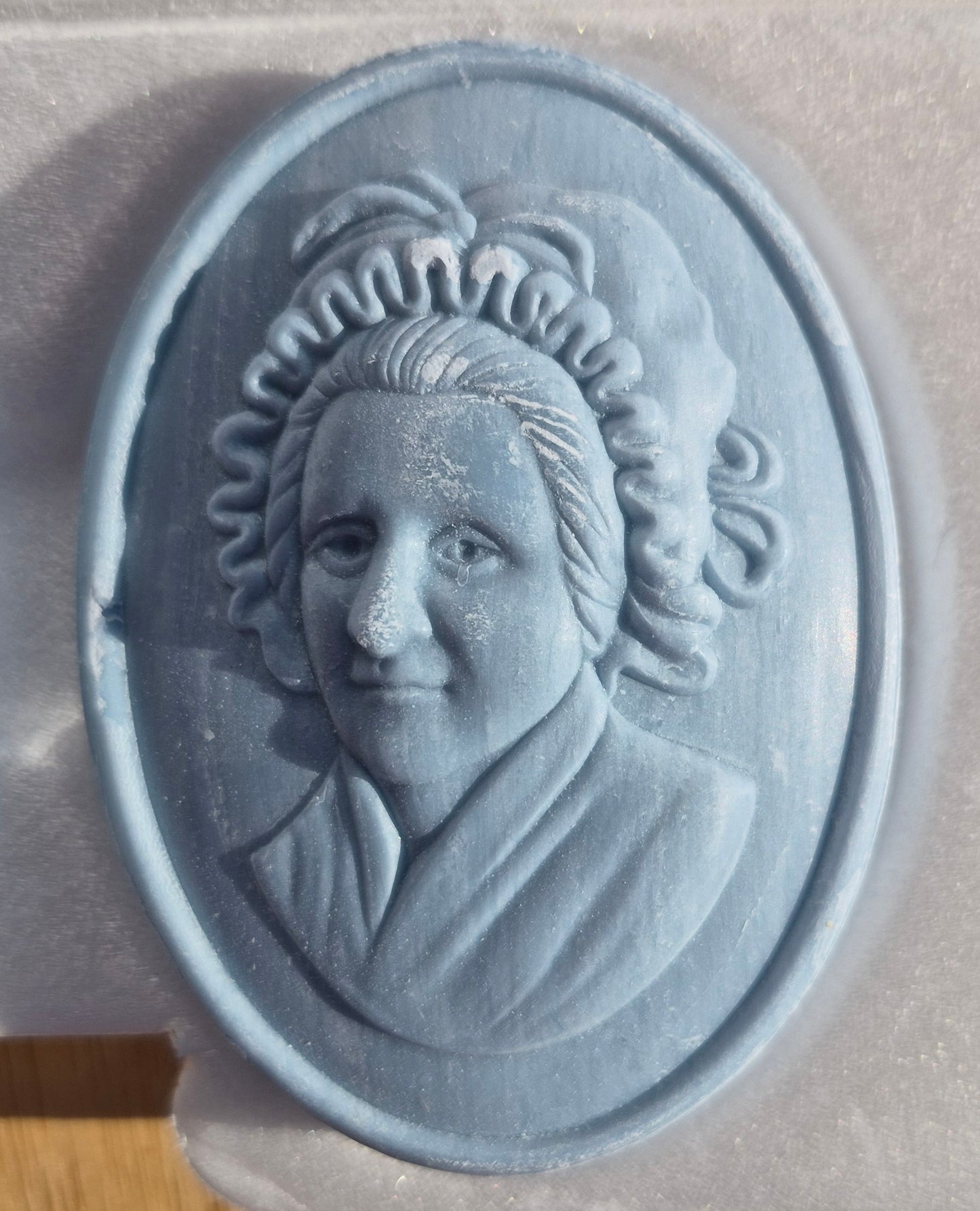Vereinigte Staaten 1776 Zweihundertjahrfeier 1996 Ätzglas-Schale mit dekorativen Seifen (Neu in Originalverpackung, Avon Products, Inc.)