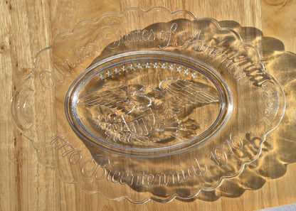 Vereinigte Staaten 1776 Zweihundertjahrfeier 1996 Ätzglas-Schale mit dekorativen Seifen (Neu in Originalverpackung, Avon Products, Inc.)