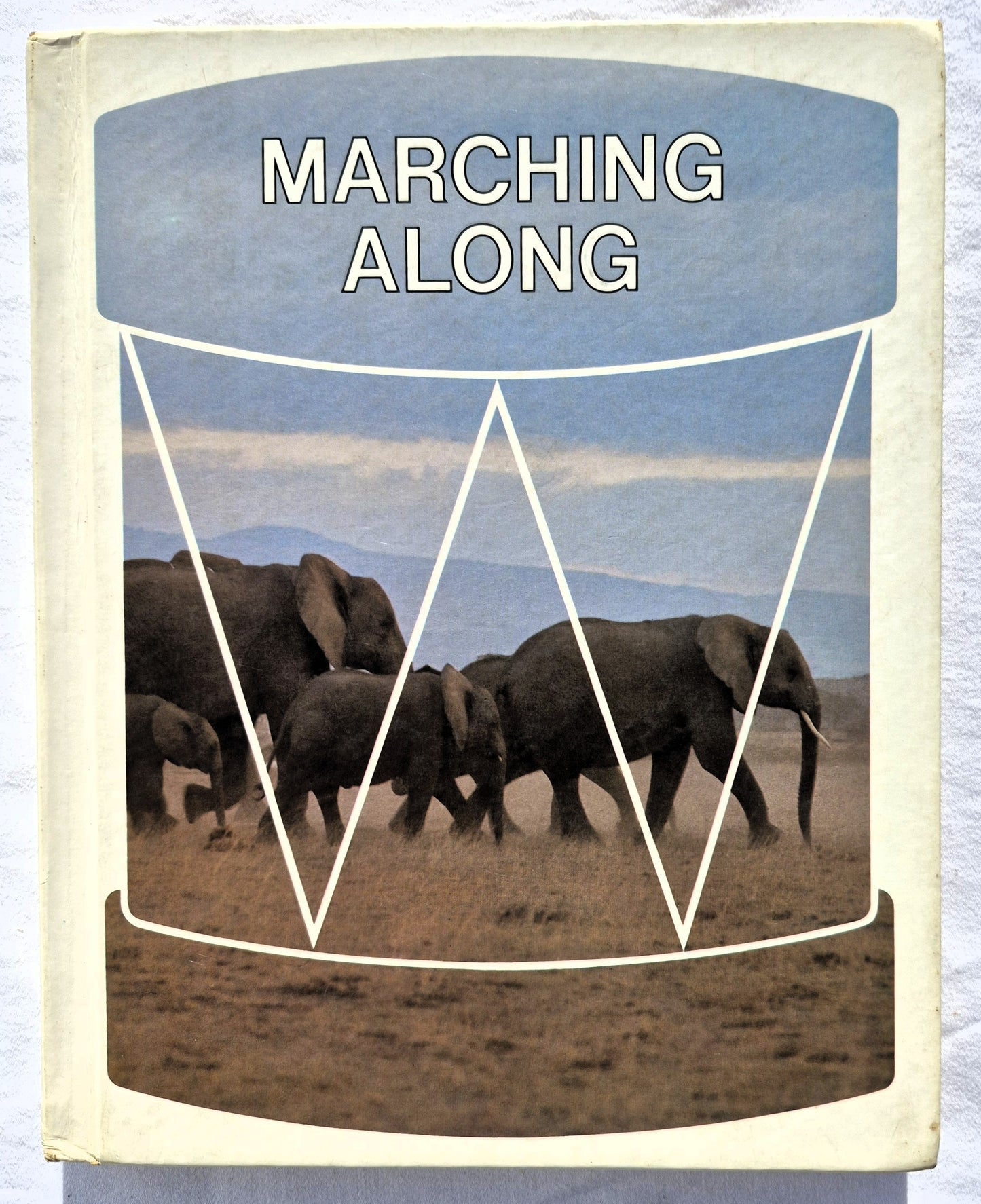 Marching Along Reader von Mildred Bailey; Barbara Burke (Sehr gut, 1980, geb., 256 Seiten, American Book Co.)