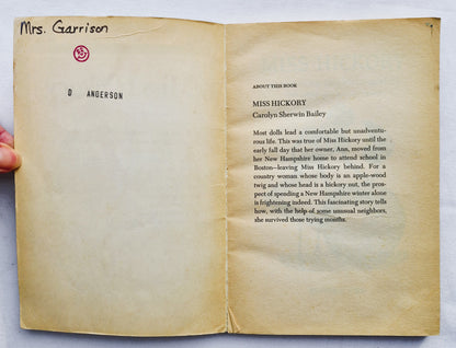 Miss Hickory von Carolyn Sherwin Bailey (Gut, 1974, Taschenbuch, 125 Seiten, Puffin Books)