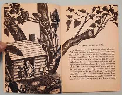 Miss Hickory by Carolyn Sherwin Bailey (Good, 1974, Pbk, 125 pages, Puffin Books)